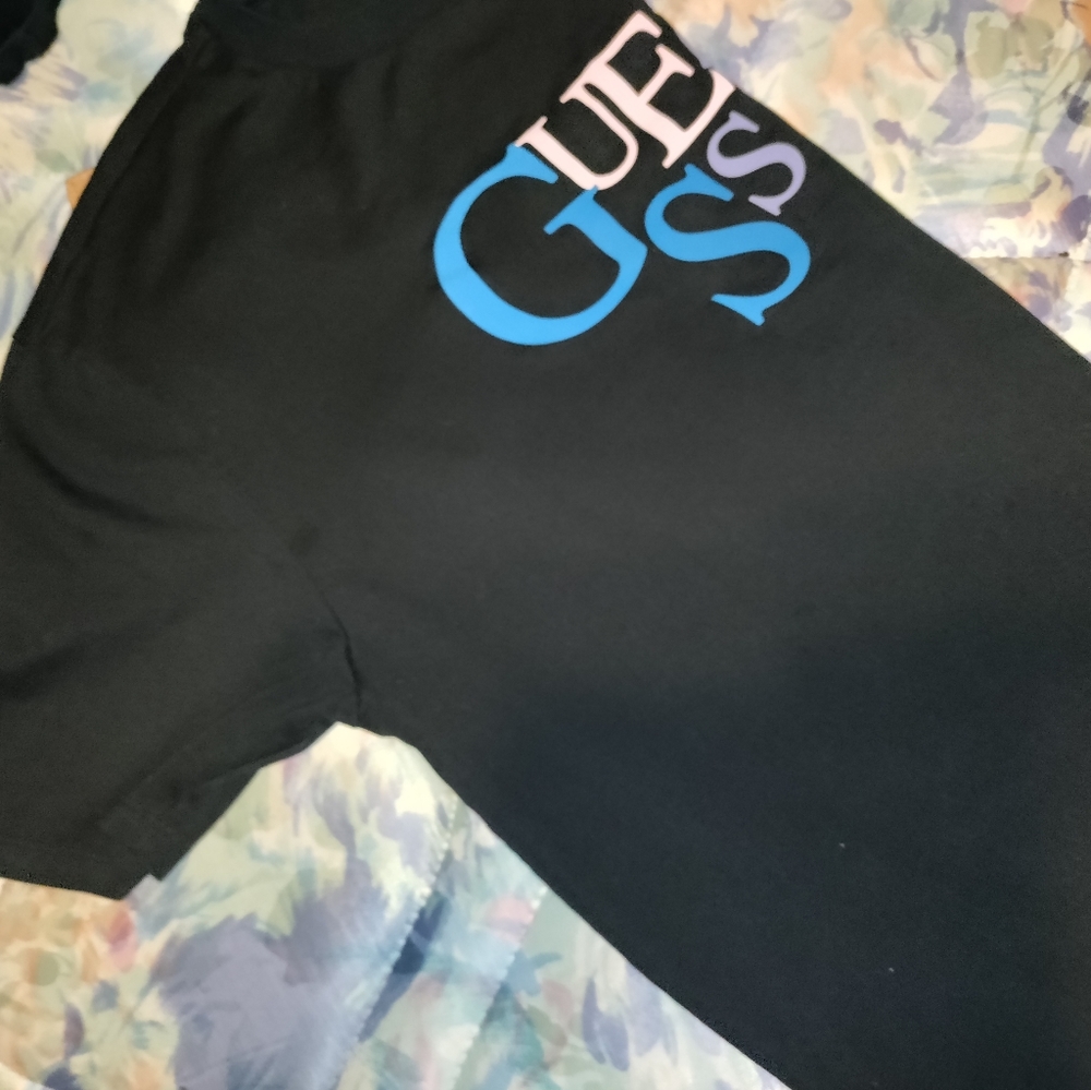 GUESS - Picture 2 of 5